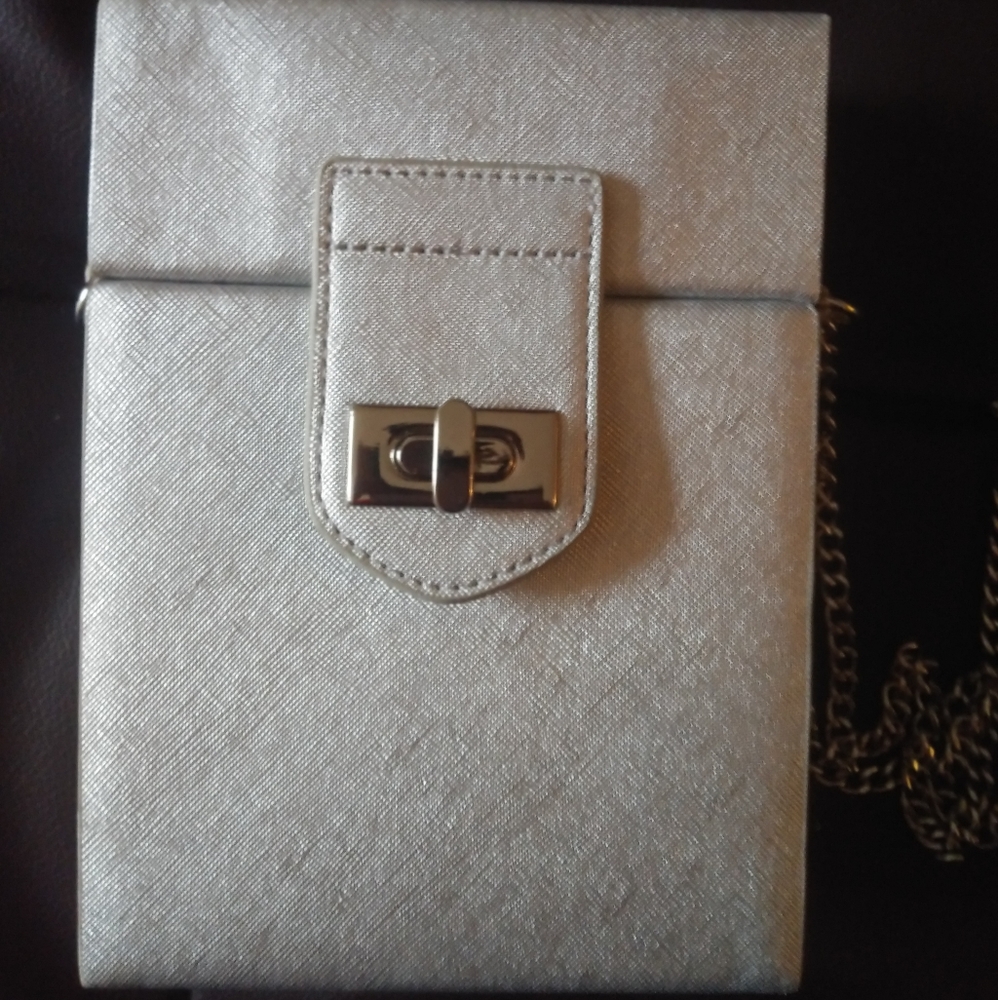 Snob Essentials purse